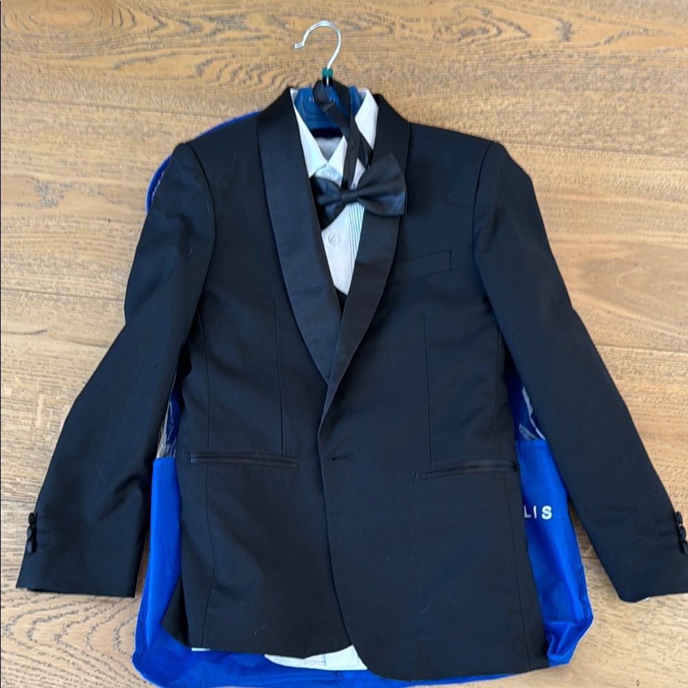 Perry Ellis Boy Classic Black Tuxedo Full Suit - Picture 6 of 7